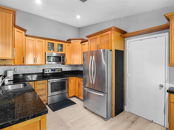 5th image of 23361 Country Club Dr W