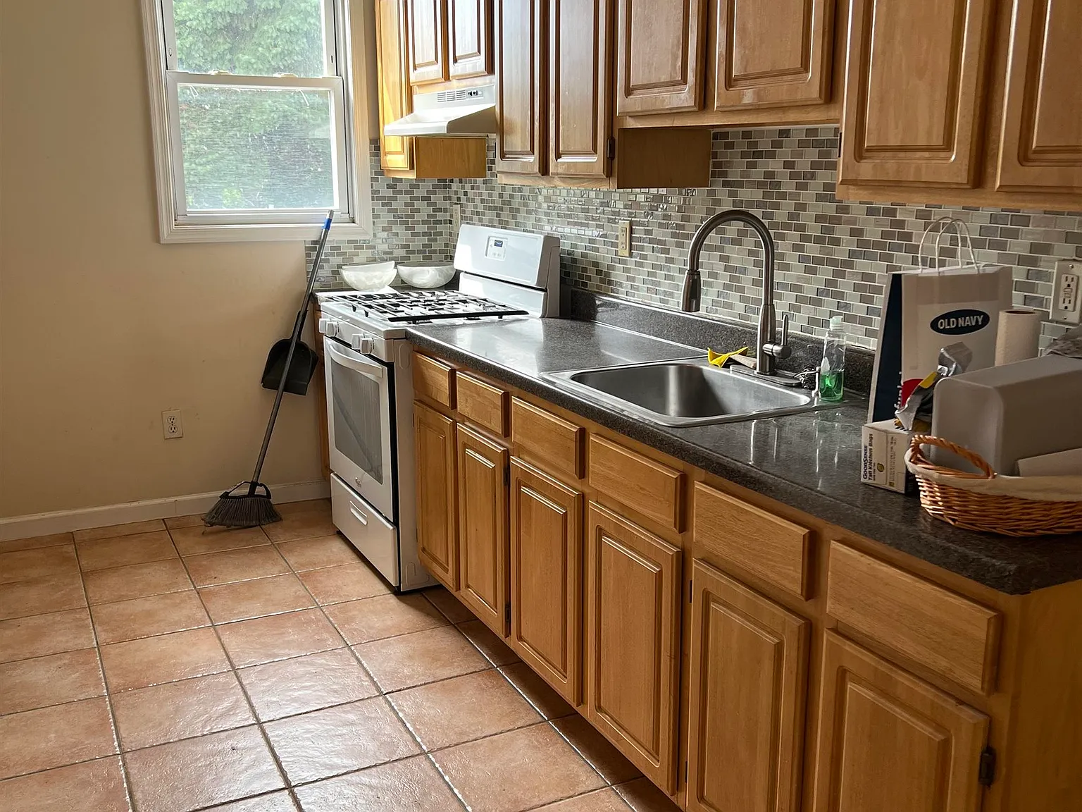2 bed, 1.0 bath, $2,500 — Photo 4
