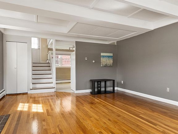 5th image of 274 Main St APT 1A