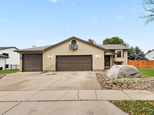 320 Lisa Cir, Tea, SD 57064