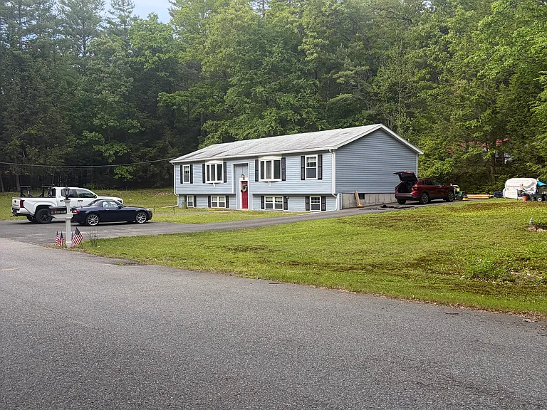 34 Lake Ave — Photo 3