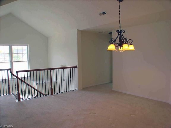 4th image of 312 W Legend Ct