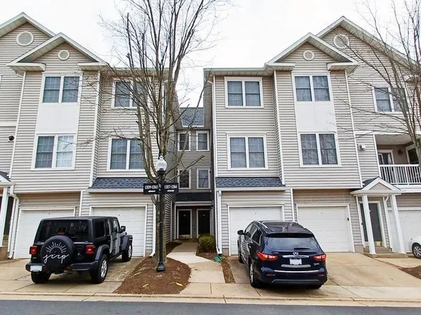 12849 Fair Briar Ln, Fairfax, VA 22033