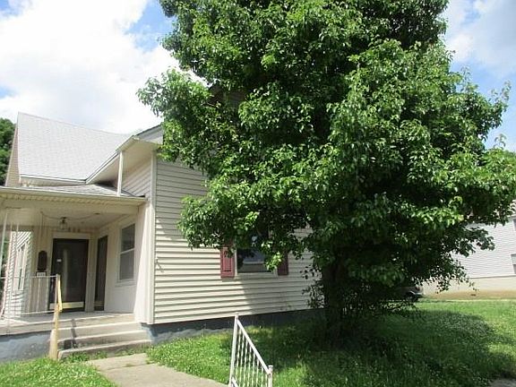 3rd image of 800 E College St