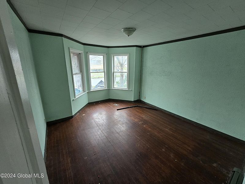 3rd image of 1210 1st Avenue