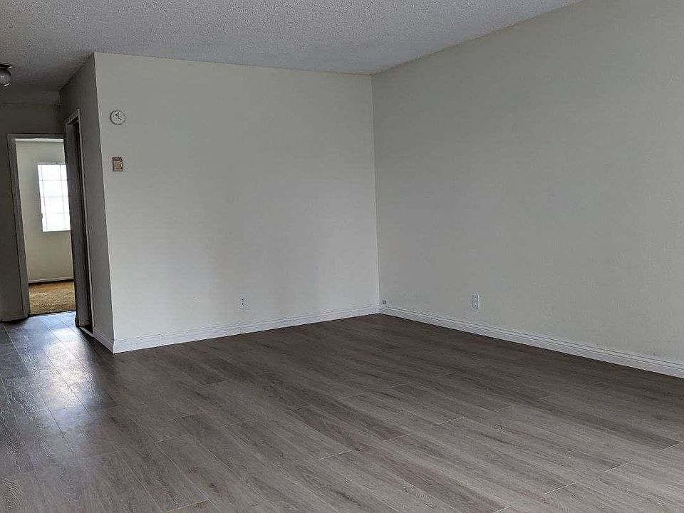 2nd image of 4427 W 135th St APT 9