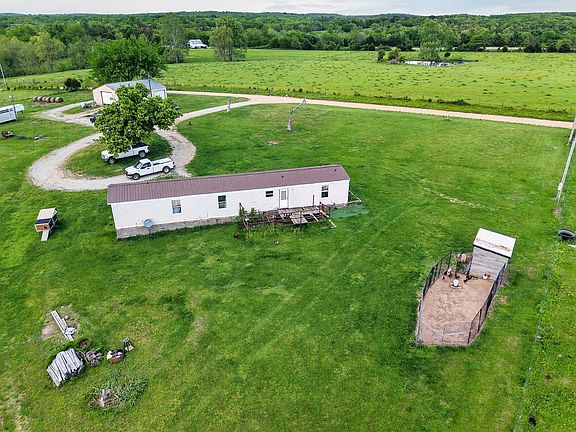 4th image of 31710 Berry Rd