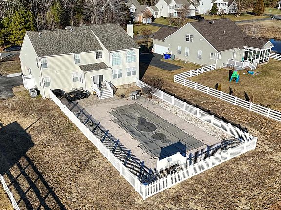 4th image of 24875 Rivers Edge Rd