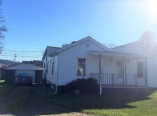 613 6th St, Jefferson/Mather, PA 15346