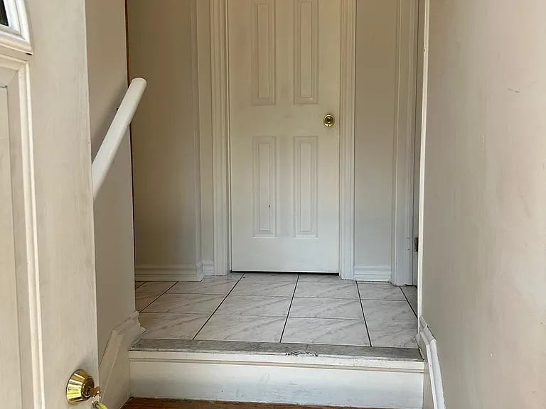 563 Ossington Ave #MAIN — Photo 7