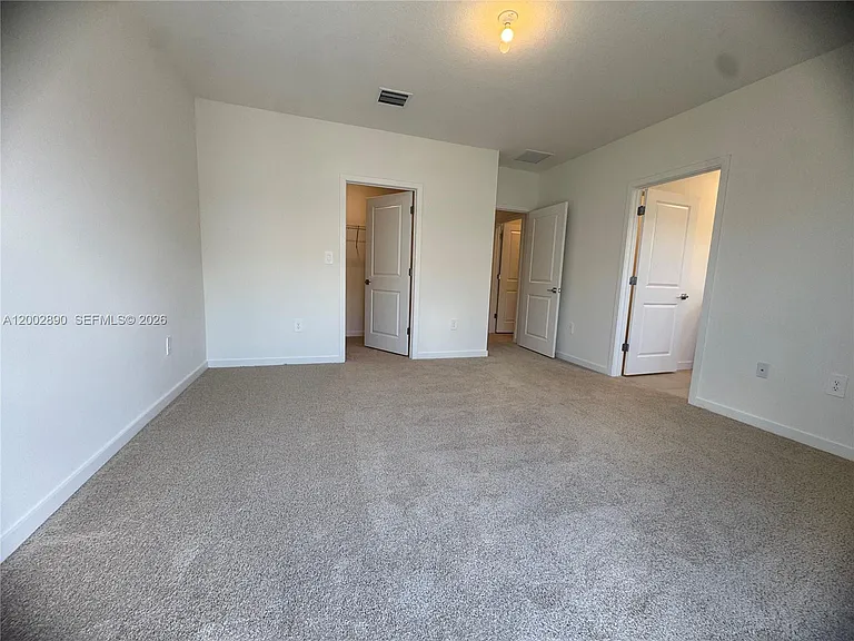 178 NE 14th Ave — Photo 24