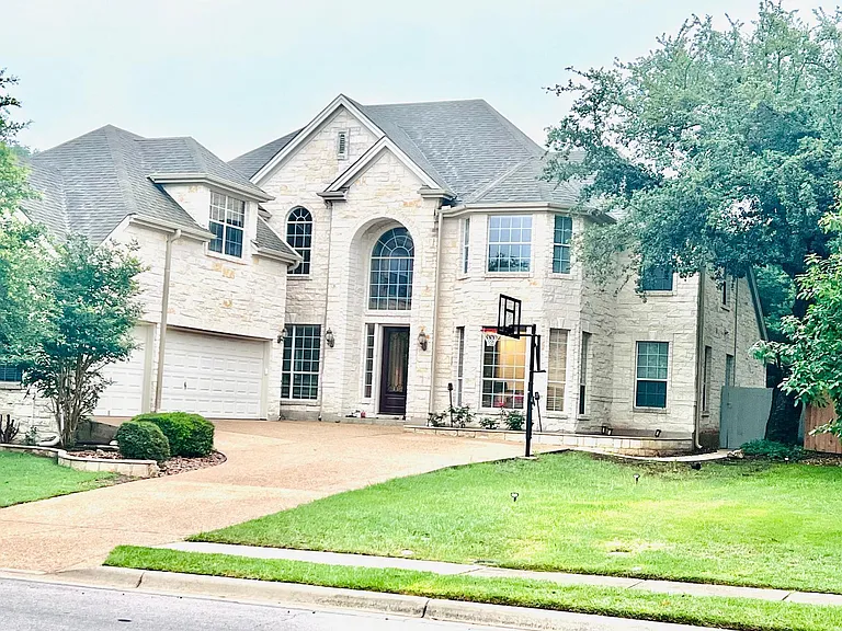10905 Roy Butler Dr — Photo 3