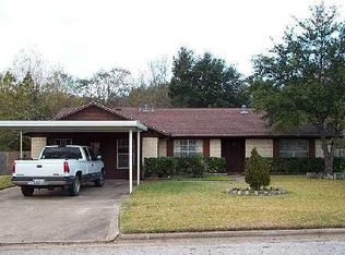 4110 Meadowbrook Dr, Bryan, TX 77802