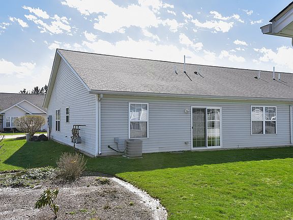 3rd image of 4017 Mallard Bay Dr APT 15