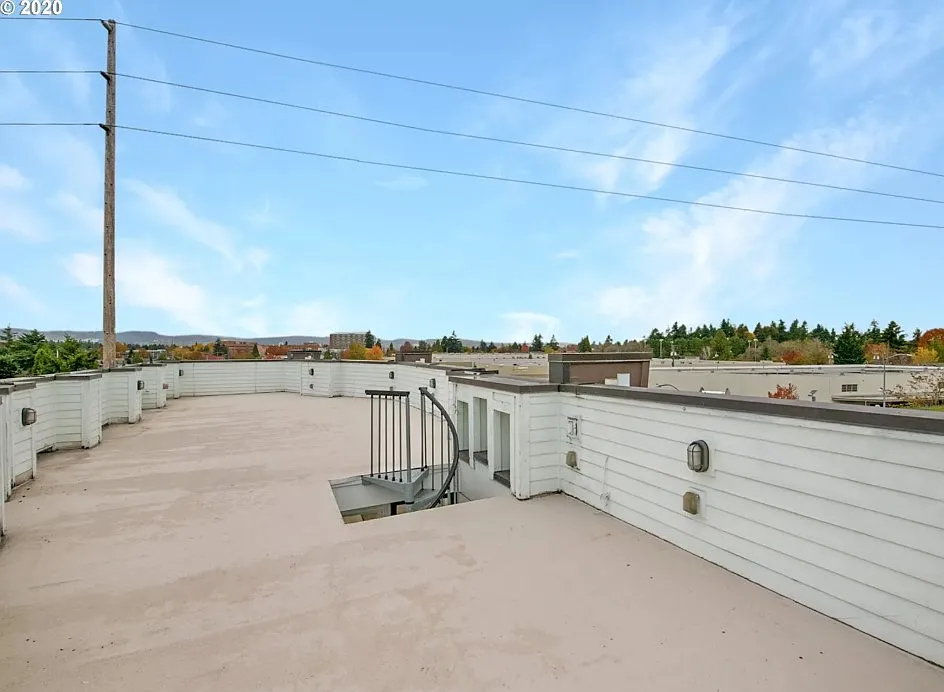 6020 Northeast Willow Street - 1 — Photo 3