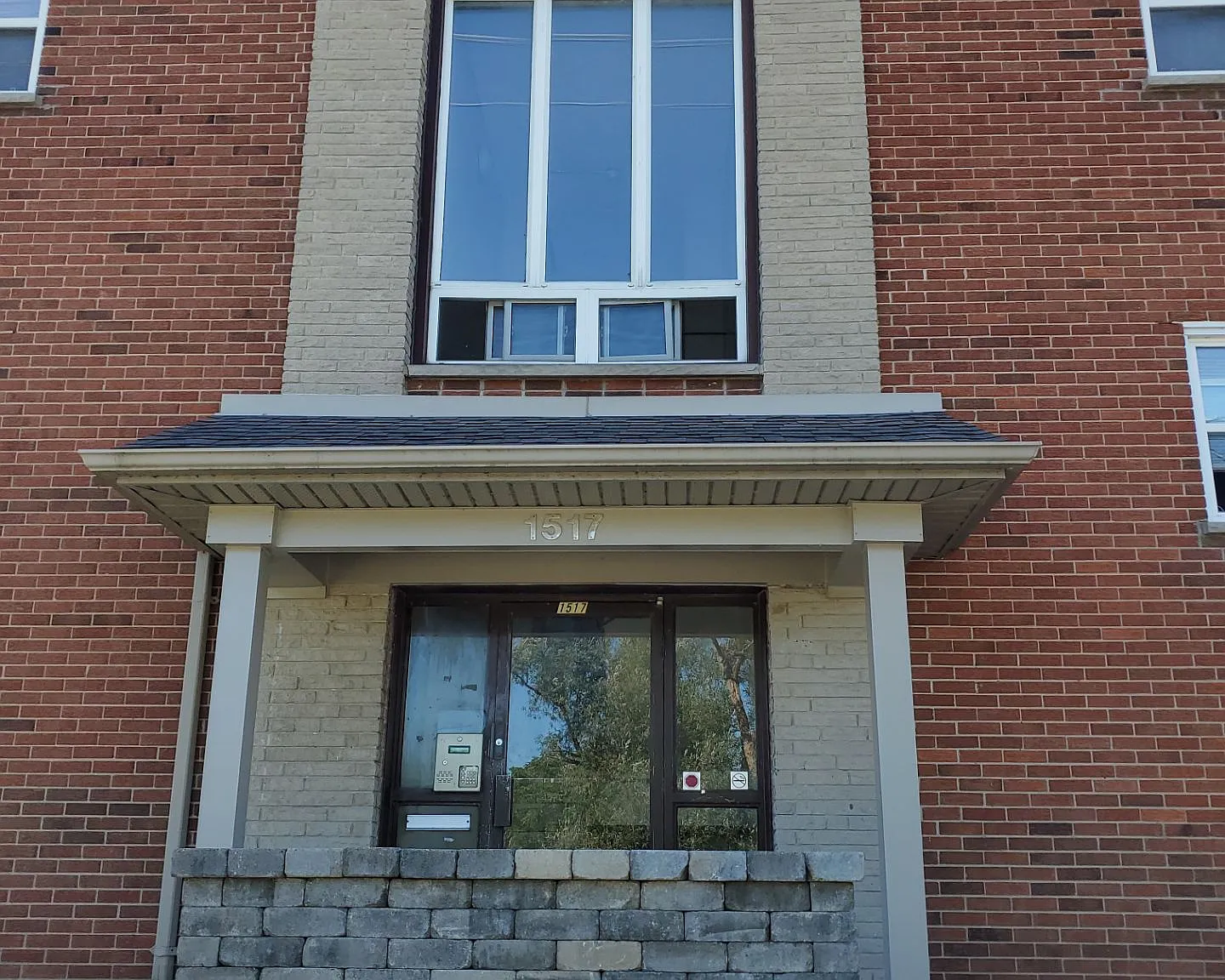 1517 Trafalgar Street London — Photo 2