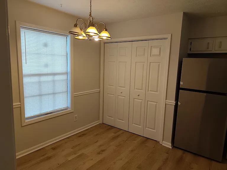 480 Charleston Ln — Photo 8