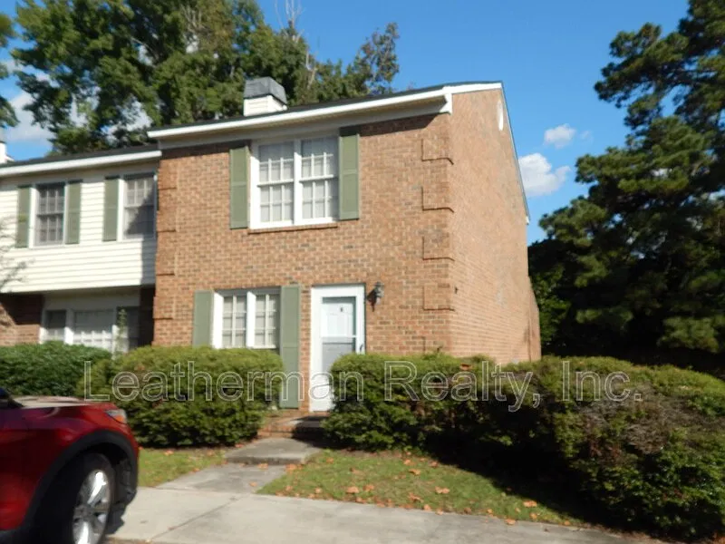 738A Coventry Ln