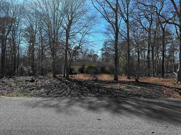 250 Ravenwood Dr, Cape May Court House, NJ 08210