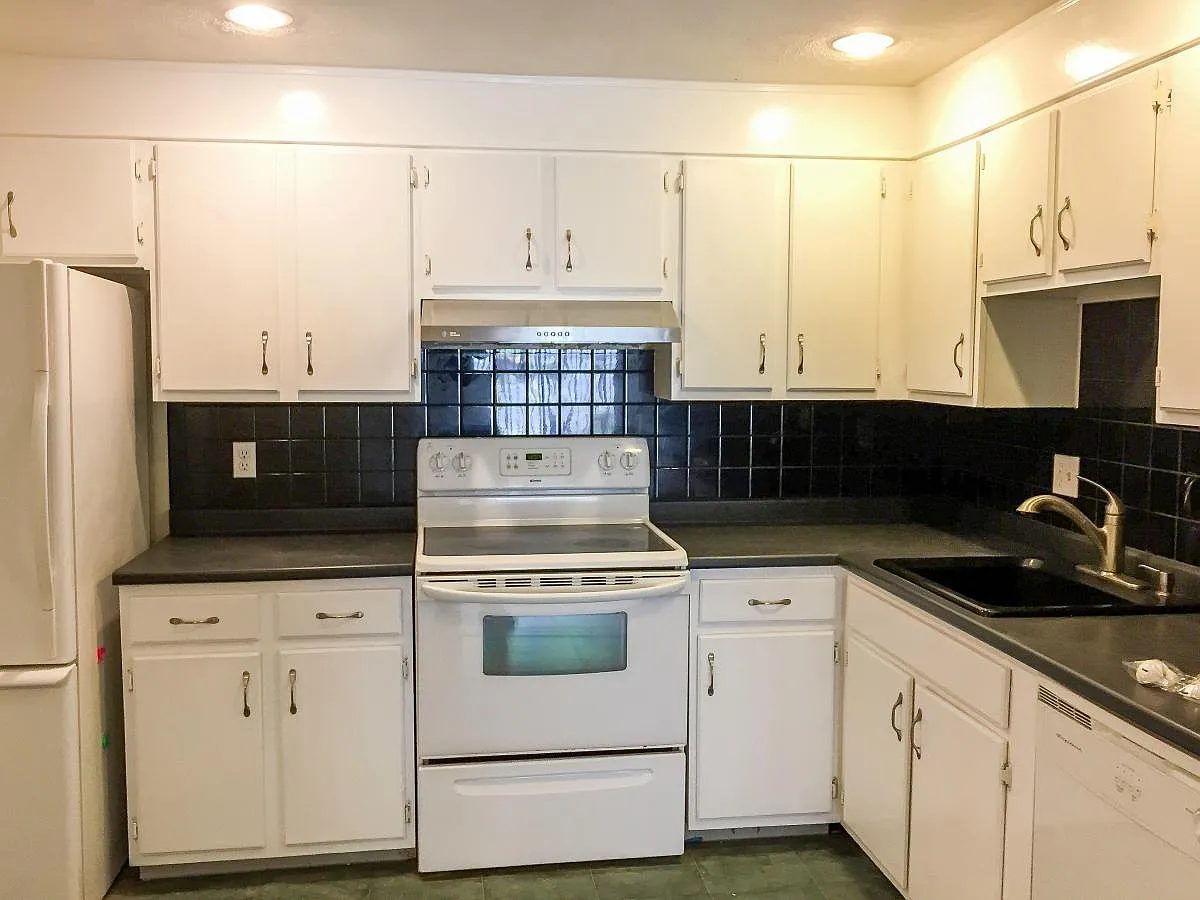 284 Codman Hill Road — Photo 3