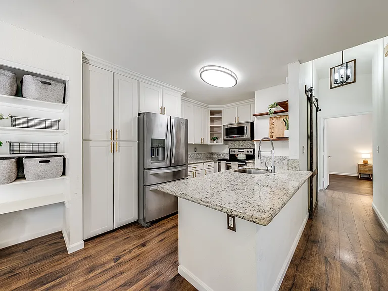 585 Mananai Pl #26U — Photo 4