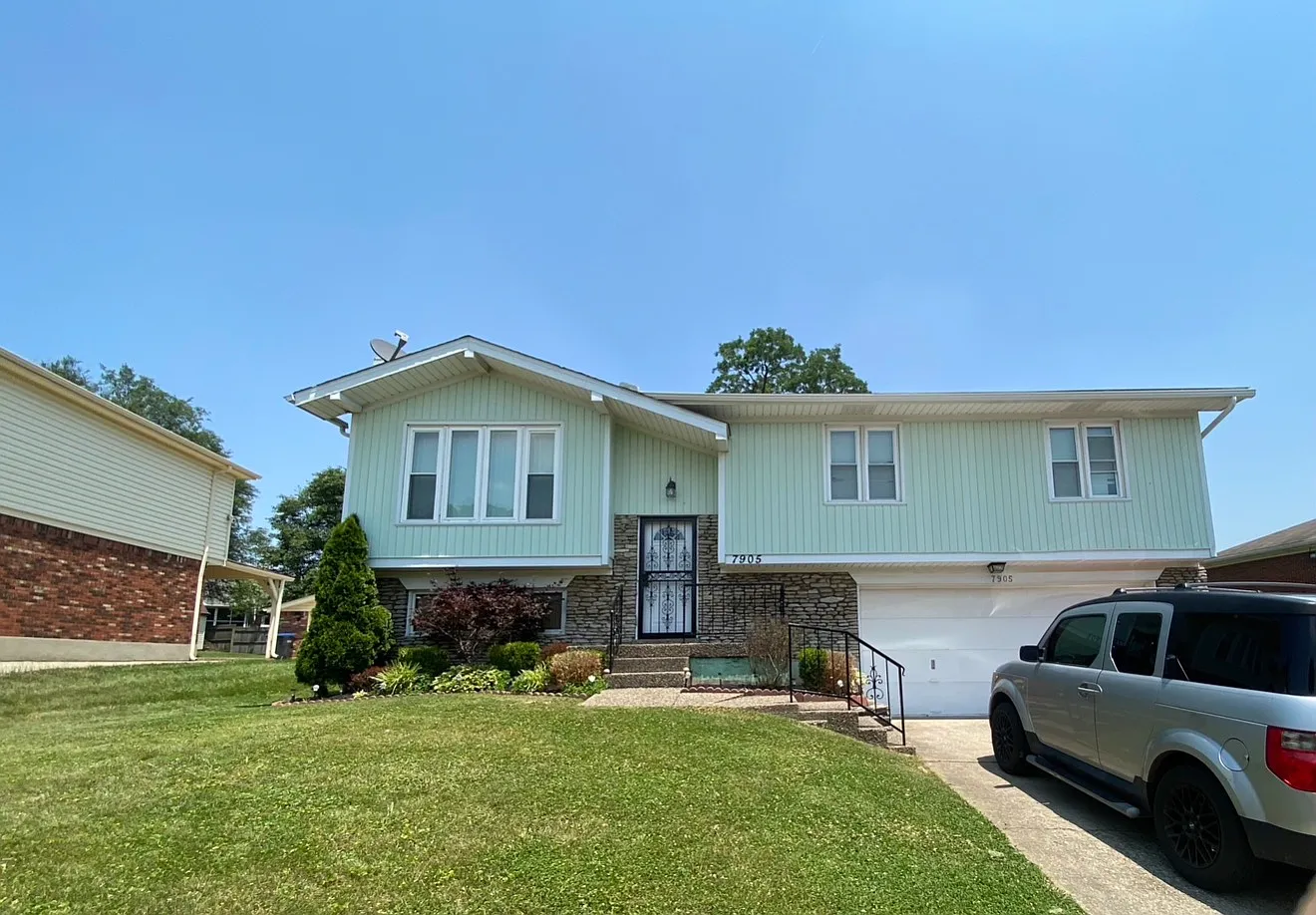 3 bed, 1800 sqft, $2,095 — Photo 1