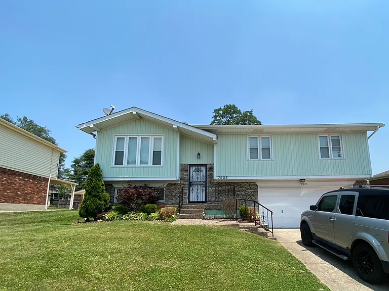 7905 Canonero Way — Photo 1