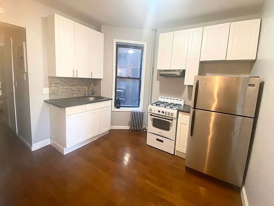 1st image of 322 E 109th St #10