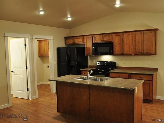 3rd image of 160 Tailfeather Ln #B