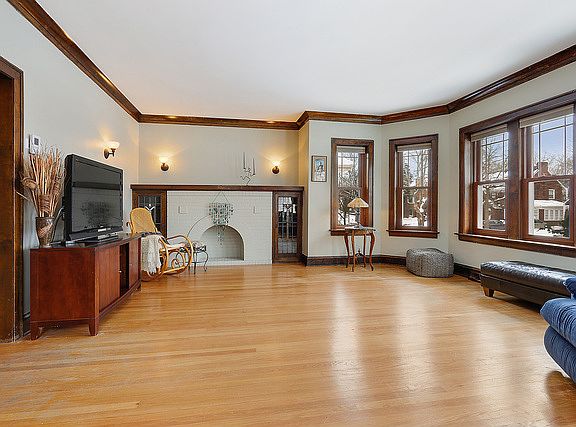 4th image of 9734 S Damen Ave