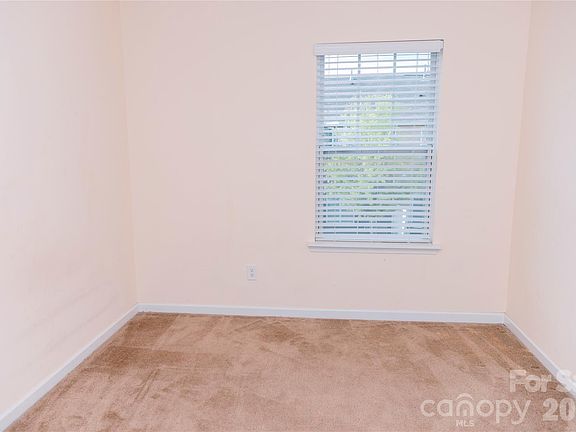 3rd image of 10443 Benfield Rd