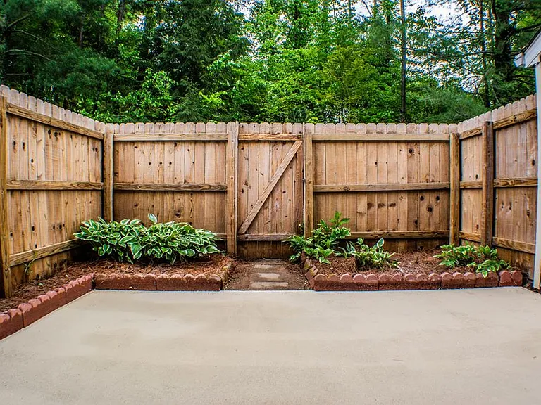321 Oak Arbor Ln — Photo 9