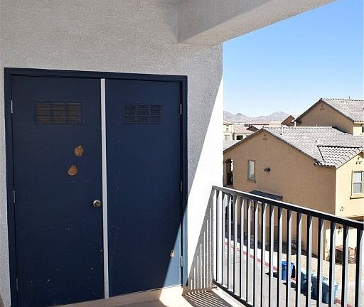4th image of 4437 Dover Straight St Unit 305