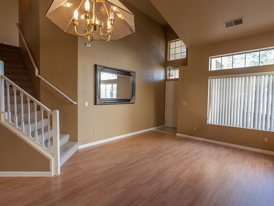 2nd image of 1840 Laurelgrove Ln