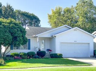 630 Lucerne Ln, Dekalb, IL 60115