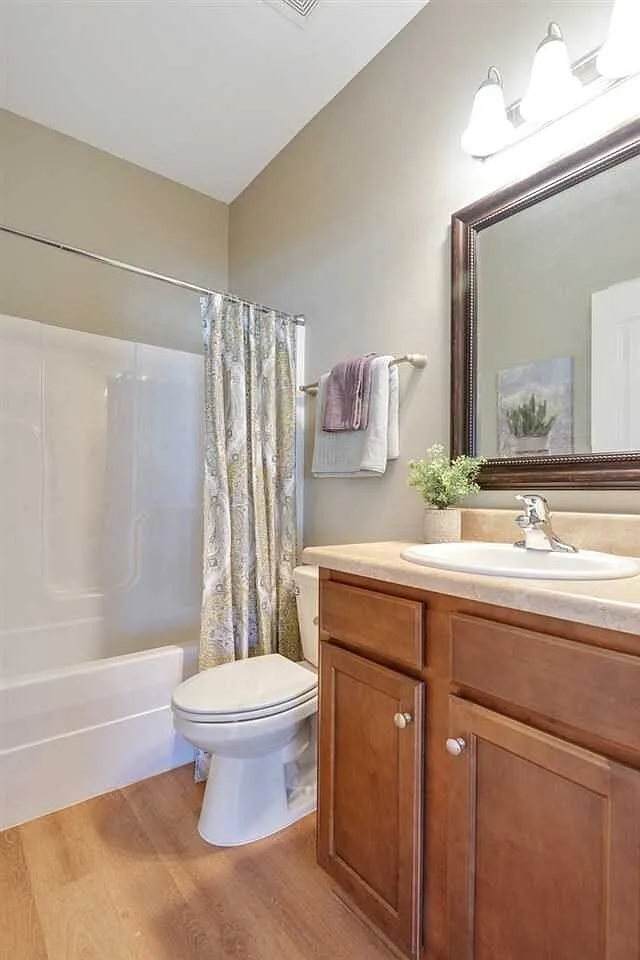 3 bed, 3.0 bath, 1307 sqft, $1,350 — Photo 2
