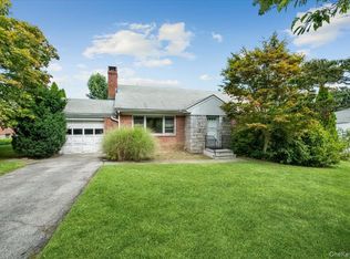 7 Fountain Dr, Valhalla, NY 10595