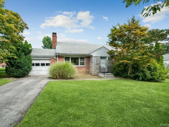 7 Fountain Drive, Valhalla, NY 10595