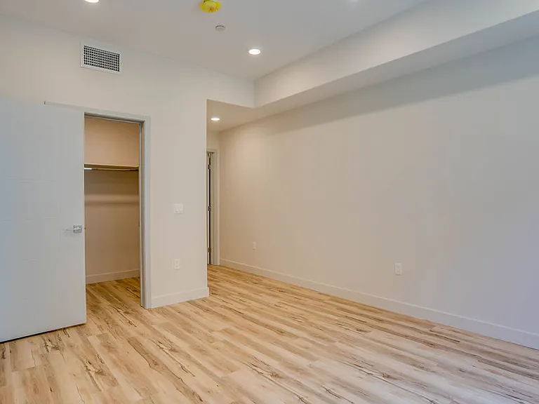 1540 S Hayworth Ave #202 — Photo 7