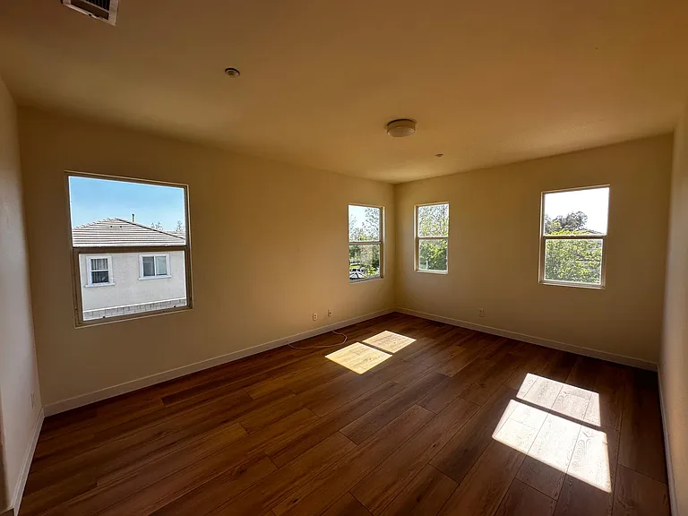 15841 Dianthus St — Photo 16
