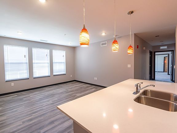 3rd image of 200 S Washington St #303