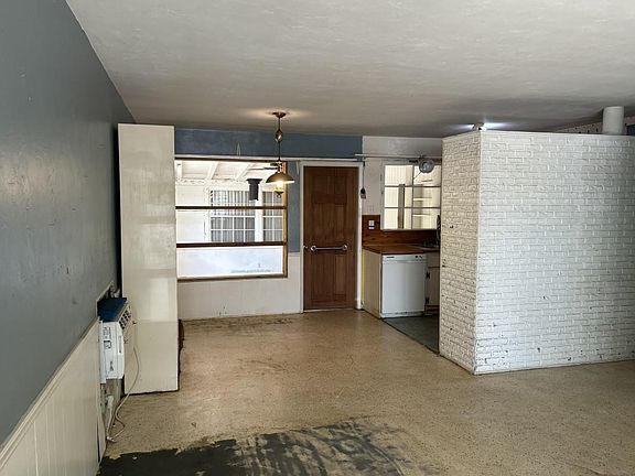 5th image of 43 NE 26th Court