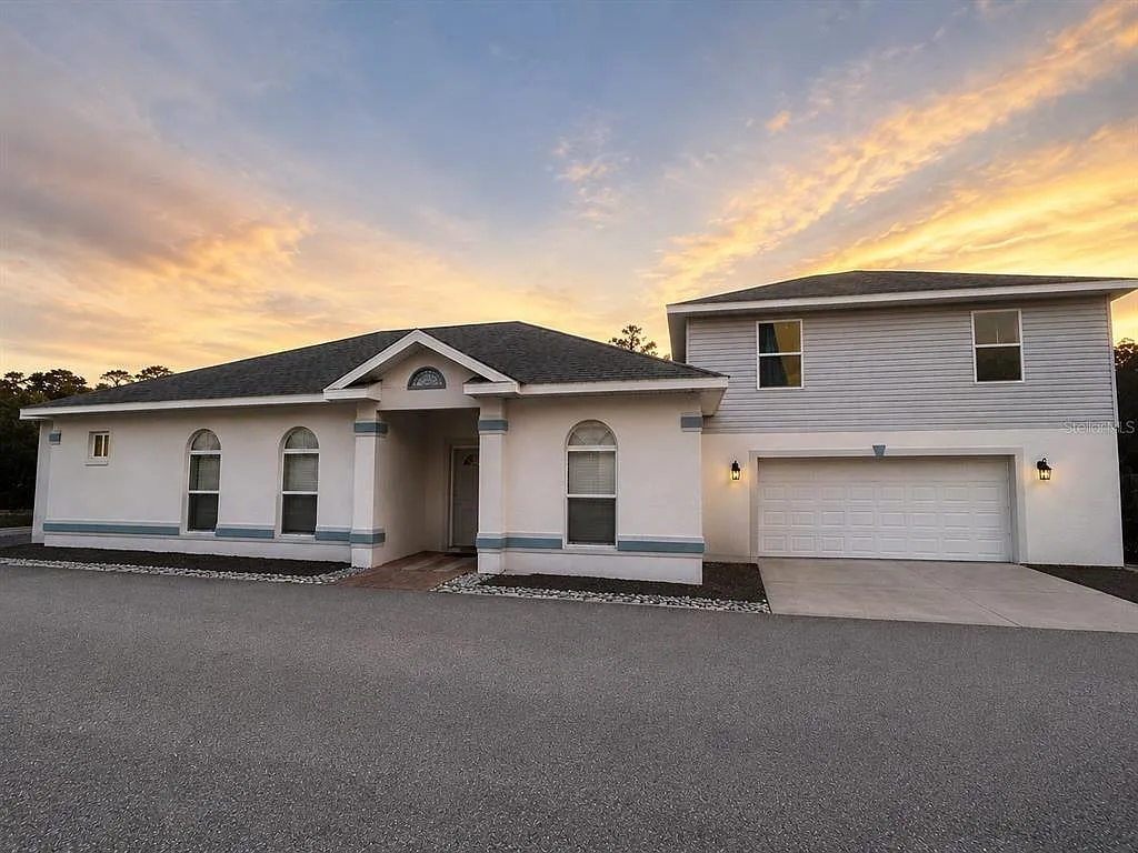3 bed, 2.0 bath, 1585 sqft, $2,265 — Photo 1