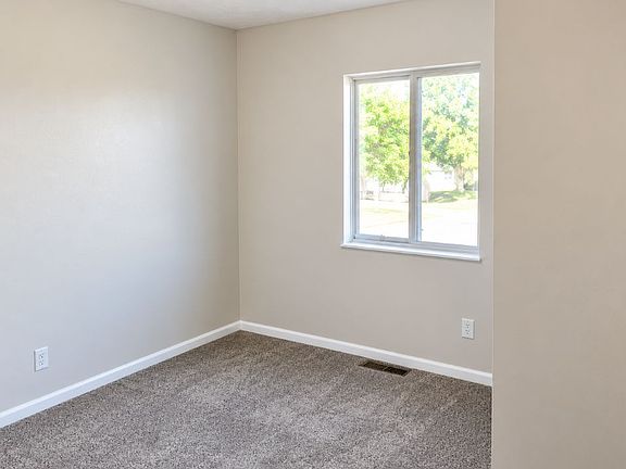 4th image of 712 E Front St #1