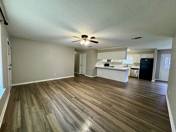 3rd image of 26 Alexis Dr