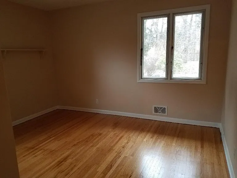 8 Butternut Dr — Photo 10