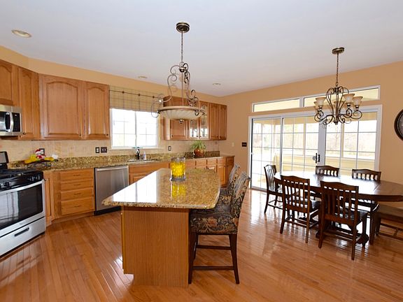 2nd image of 105 Saint Augustine Ct