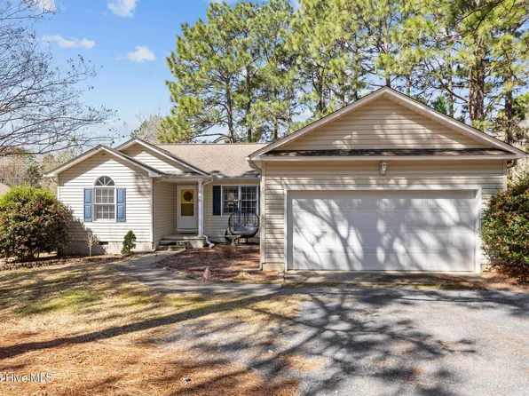 460 Sandhills Circle, Pinehurst, NC 28374