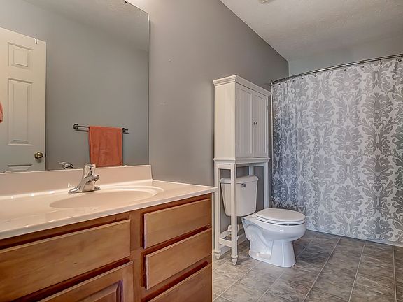 5th image of 5125 Oak Creek Trl