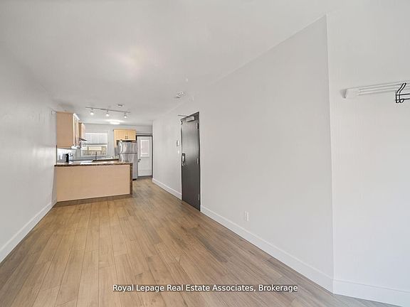 4th image of 531 Runnymede Rd #2